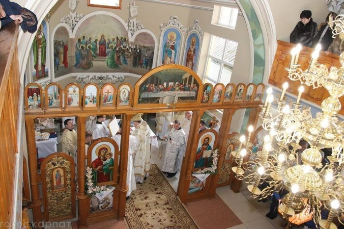 Католицька церква в Україні — Вікіпедія